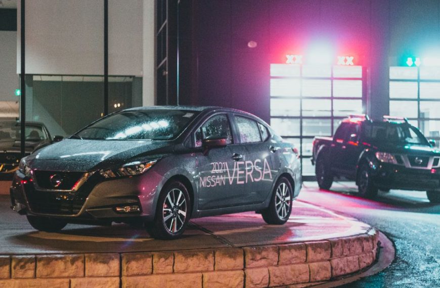 nissan versa
